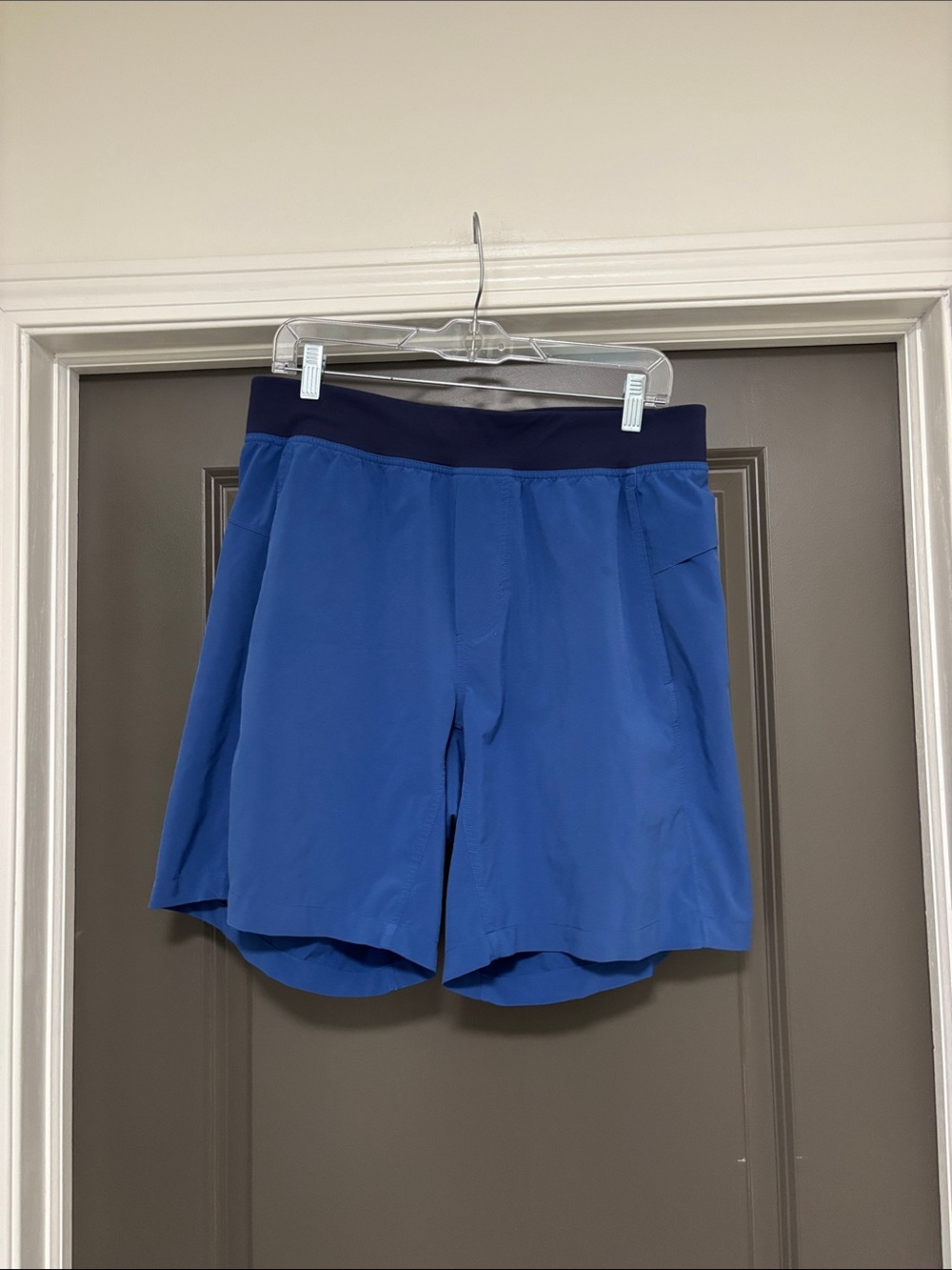 Lululemon men’s blue shorts L